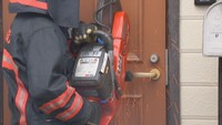解体前のアパートで救助訓練　ドアを切るなど民間の建物で初の実践訓練　高松市消防局