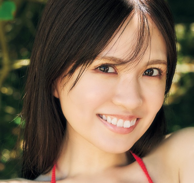岡本彩夏（撮影／高橋慶佑　ヘアメイク／KEIKO（renewal）　スタイリング／田中陽子）