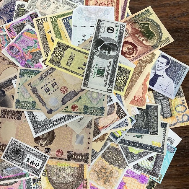 小学生の頃から作り続けてきた架空紙幣の数々／個立印刷局さん（@Koritsu_Insatsu）提供