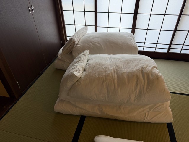 布団もたたまれ、部屋はきれいに使われていた／Natsuki Oyamaさん（@natsuki080）提供