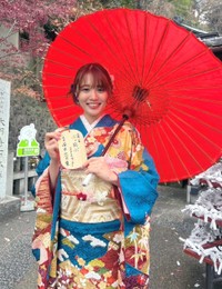 あでやかな着物姿の塚本恋乃葉