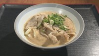 しっぽくうどんを大胆にアレンジした、その名も「しっポタうどん」