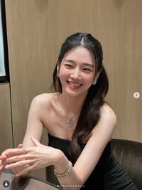 パク・ギュヨンの公式インスタグラム@lavieenbluuより