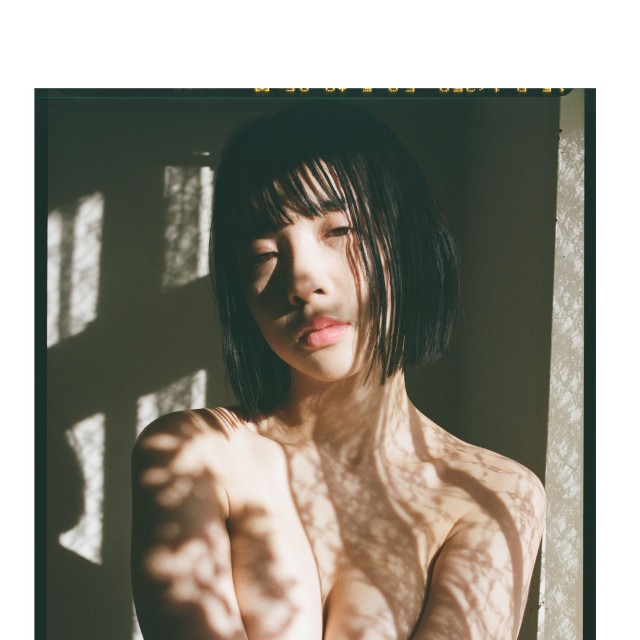 グラビアアイドル・いろは、電子書籍限定写真集『誰も知らない いろは』（C）ジーオーティー（Photo：石橋純）