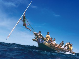 「くじらびと」の石川梵監督、銛1本でクジラに挑む漁師描く　反捕鯨団体もはね返す