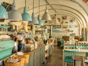 告白から3年。今年こそ彼との思い出が詰まったバイトを辞める