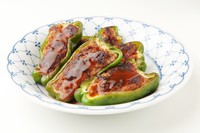ピーマン肉詰め、意外と作るのが面倒？（sasazawa/stock.adobe.com）※画像はイメージ