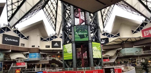 月下美人をイメージした特徴的な建築デザイン