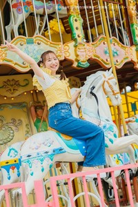 高尾奏音さんのファースト写真集『高尾奏音1st写真集 一音』
