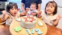 弟くんのハーフバースデーをみんなでお祝い（提供：rare cheese babyさん）