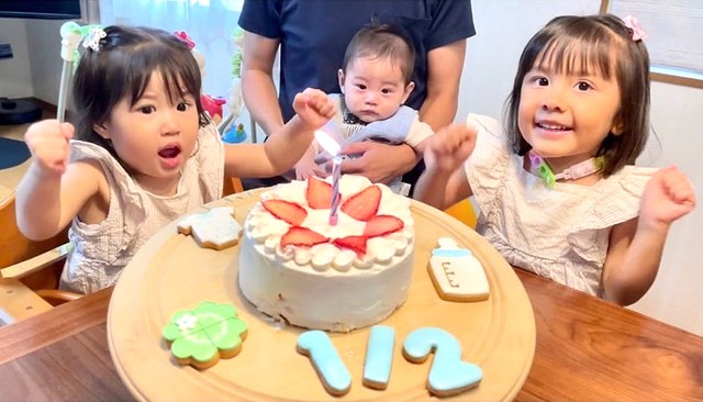 弟くんのハーフバースデーをみんなでお祝い（提供：rare cheese babyさん）