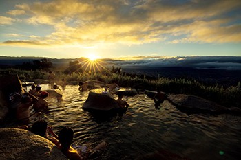 ほったらかし温泉／山梨県（提供画像）