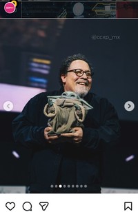 CCXPメキシコに出席したジョン・ファヴロー監督＝CCXPメキシコのインスタグラム＠ccxp_mxより