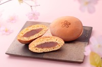 「桜どらやき」（赤福提供）