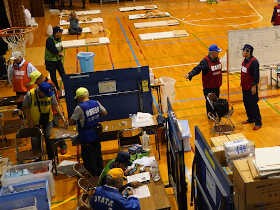 ペット同行避難、対応分かれる自治体 「断られた」「軒下まで」