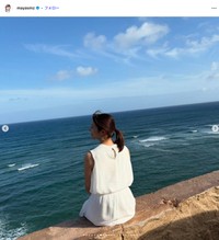 「サタデープラス」のロケでハワイを訪れた清水麻椰アナ（清水アナの公式インスタグラムから）