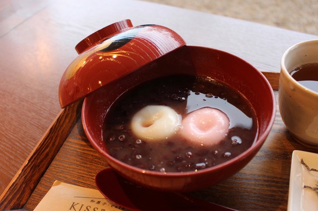 「ぜんざい発祥の地」を謳う坂根屋のぜんざい