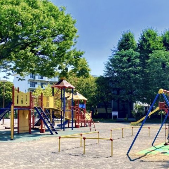 保育士が公園で意識していることとは？（photoACより「EMUOK」さん撮影、イメージ画像）