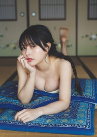 「週プレ」23号に登場した香坂さき©HIROKAZU／集英社