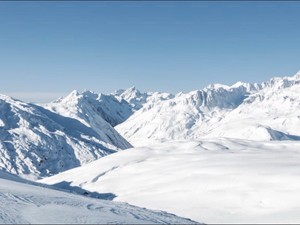 暗くなり雪も降りだしたテカポ湖の山の帰り道、不安の中で訪れた奇跡