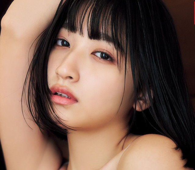 水野瞳「週刊SPA!」（扶桑社）2025年11月18日号より＝撮影：高橋慶佑 ヘアメイク：KEIKO（renewal） スタイリング：毛塚由恵