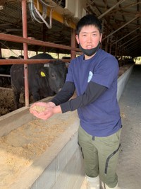 神戸うすなが牧場の碓永芳輝さん