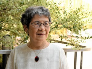 評伝「寿岳章子　女とことばと憲法と」 日本語とジェンダー論じた国語学者の素顔