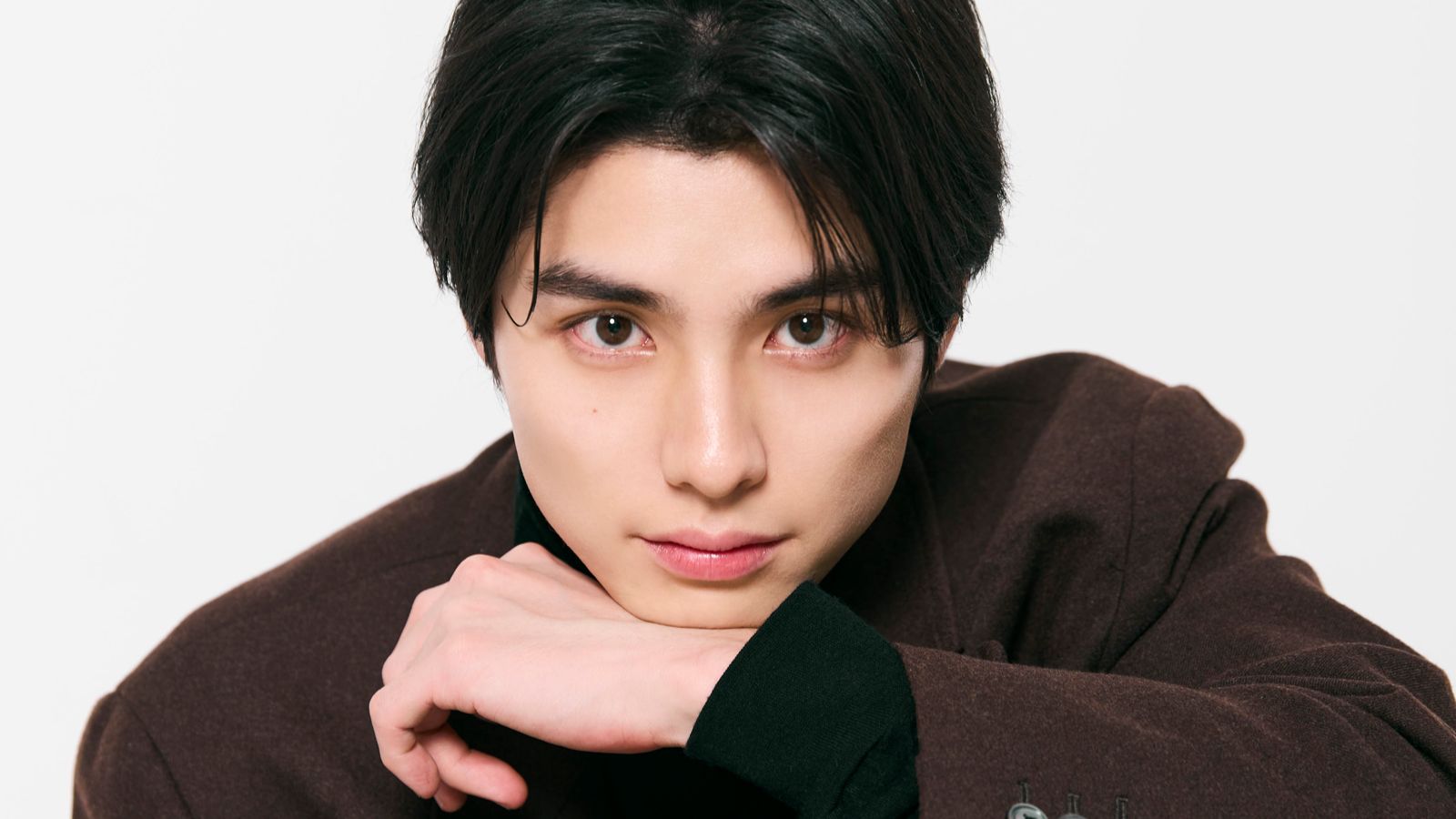 俳優・本田響矢。26歳の“今”を刻んだ写真集『ECHOES』：アエラスタイル