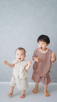 突然一歩前に出し、歩き出した妹。その姿を見て兄は大仰天／いとうちあきさん（@chiapumi8）提供