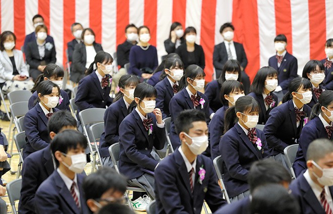 shorter-emptier-graduation-ceremonies-held-during-outbreak-the-asahi