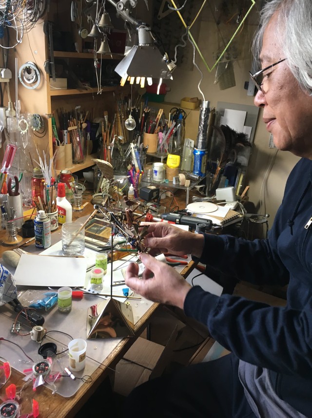 制作中の井村さん