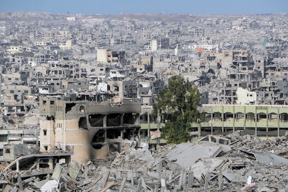 多くの建物がイスラエル軍の攻撃で破壊され、住民の姿は確認できなかった