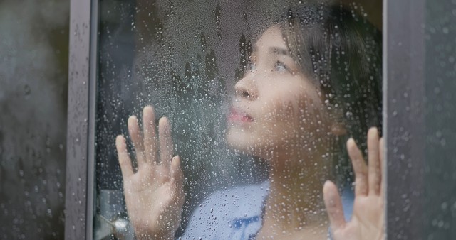 梅雨の時期に体調を崩しやすいのは、甘えや気持ちの問題ではない※画像はイメージです（ryanking999/stock.adobe.com）