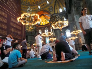 教会→モスク→博物館→モスク　歴史に翻弄、トルコの「アヤソフィア」とは　　