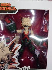 デクの他にもヒロアカのかっちゃんのフィギュア（提供：でめきんさん）