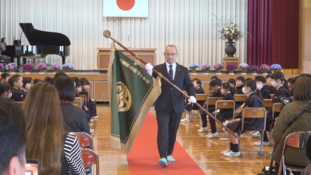 三豊市の小学校5校で閉校式　2026年度から約500人の豊中小学校に統合へ　香川