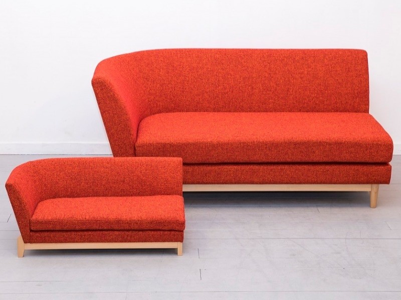 ネコ家具は人間用の42％サイズ。写真は「ピソリーノ」（大川市HPより）