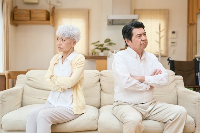 熟年離婚したい1番の理由に男女での違いはある？　※画像はイメージです（mapo/stock.adobe.com）