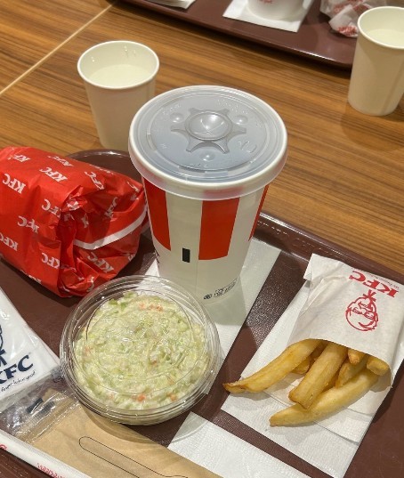 ダイエット期間は「野菜をとる」「水分を多めにとる」など意識して外食も楽しんでいたそう／西川さん（@kuunii.diet.gold）提供