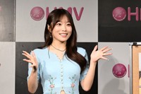 2nd写真集「ME/YOU」の発売を記念して岸みゆさんが会見しました