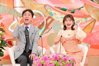 番組MCの藤井隆（左）と井上咲楽＝「新婚さんいらっしゃい！」5月25日放送回よりⓒABCテレビ