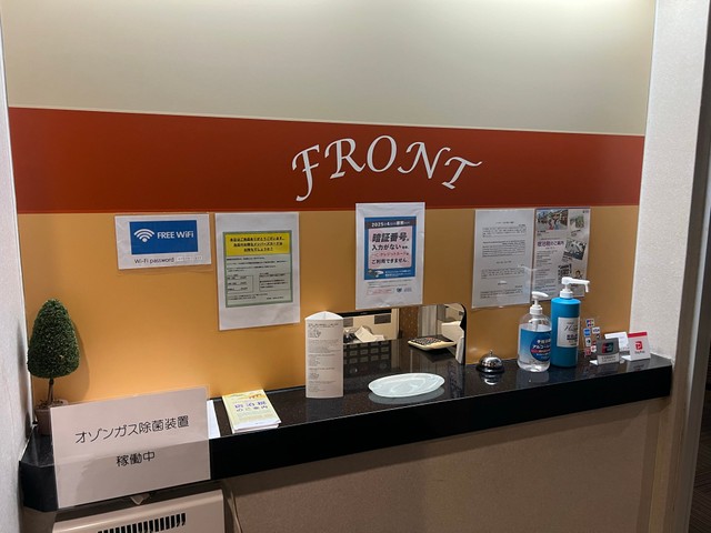 プライバシーに配慮したフロントです（野村泰紀さん提供）