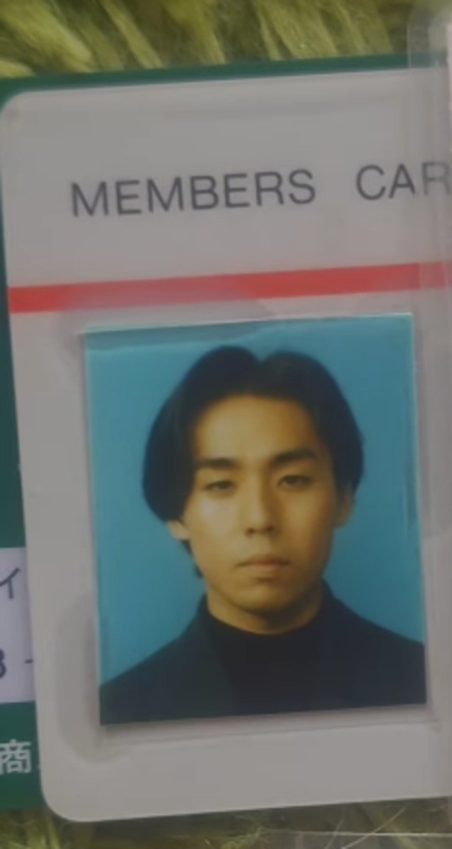 やや髪が伸びてお洒落な雰囲気の漂う大学時代／井上 健さん（@inouecoffee）提供