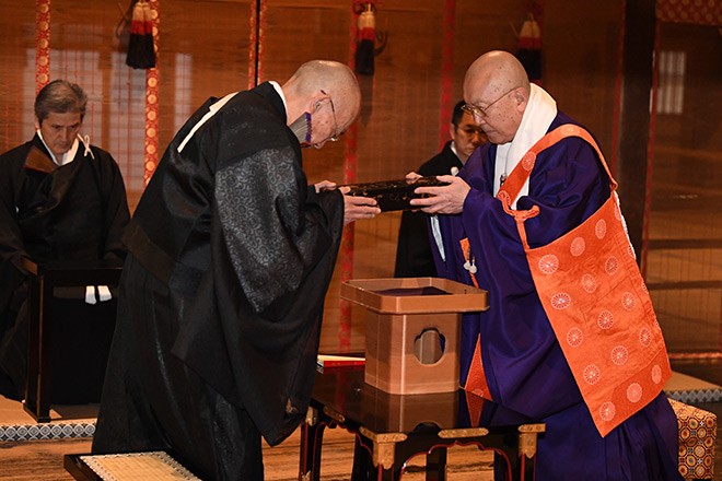 Medieval saint’s razor on display at Buddhist temple in Kyoto | The ...