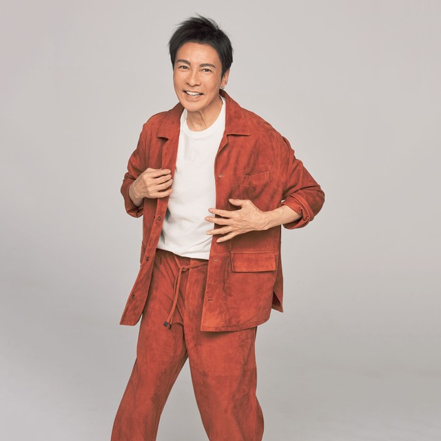 GO! GO!! 郷ひろみ!!! <br> 止まらない男と、味わいが増すレザーアイテム。<br>【TOD’S】