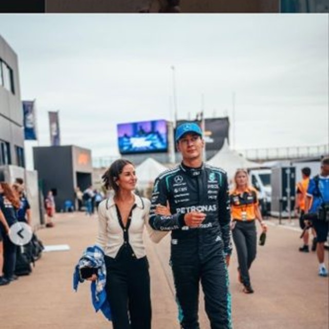 パドックでもジョージ・ラッセルと2ショット＝カルメン・モンテロ・ムントのインスタグラム＠carmenmmundtより