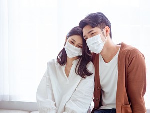 なぜ私たちはマスク顔の下に「理想の形」を想像するのか　資生堂社員に聞いた