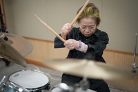 真剣な表情で練習に励むChaBaBaさん
