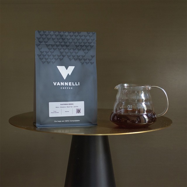 イタリア発のスペシャルティコーヒーブランド<br>「Vannelli Coffee（バンネリコーヒー）」が、<br>表参道に世界初の旗艦店をオープン。