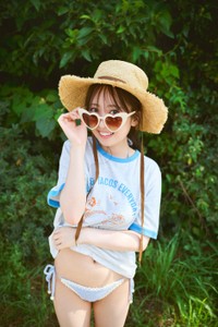 渡部愛加里の1st写真集（宝島社）より＝撮影／熊木優